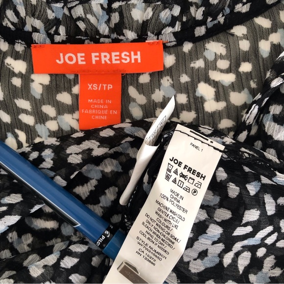 🎀 5/$25 Joe Fresh polka dot print sleeveless blouse sz XS - Picture 8 of 10